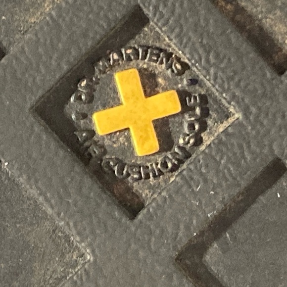 Women’s Dr Martens Shoreditch Maroon Canvas Boots - Picture 8 of 8